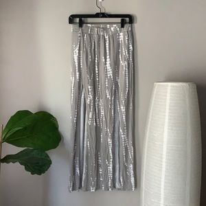 🌿 Earthbound Grey and white maxi skirt